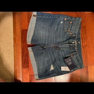 NWT-Gap Shorts